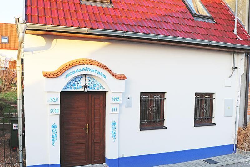 Vinny Sklep Michal Zimolka Mutěnice Exterior foto